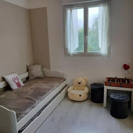 Un Studio Avec Une Entree Independante Thilouze Extérieur photo