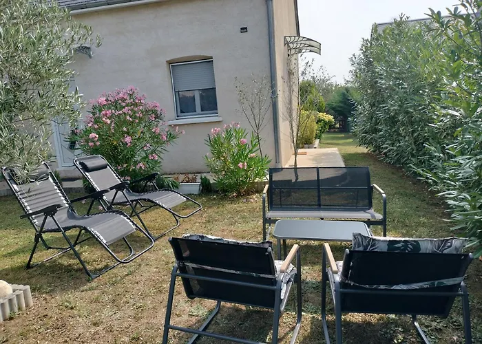 Un Studio Avec Une Entree Independante