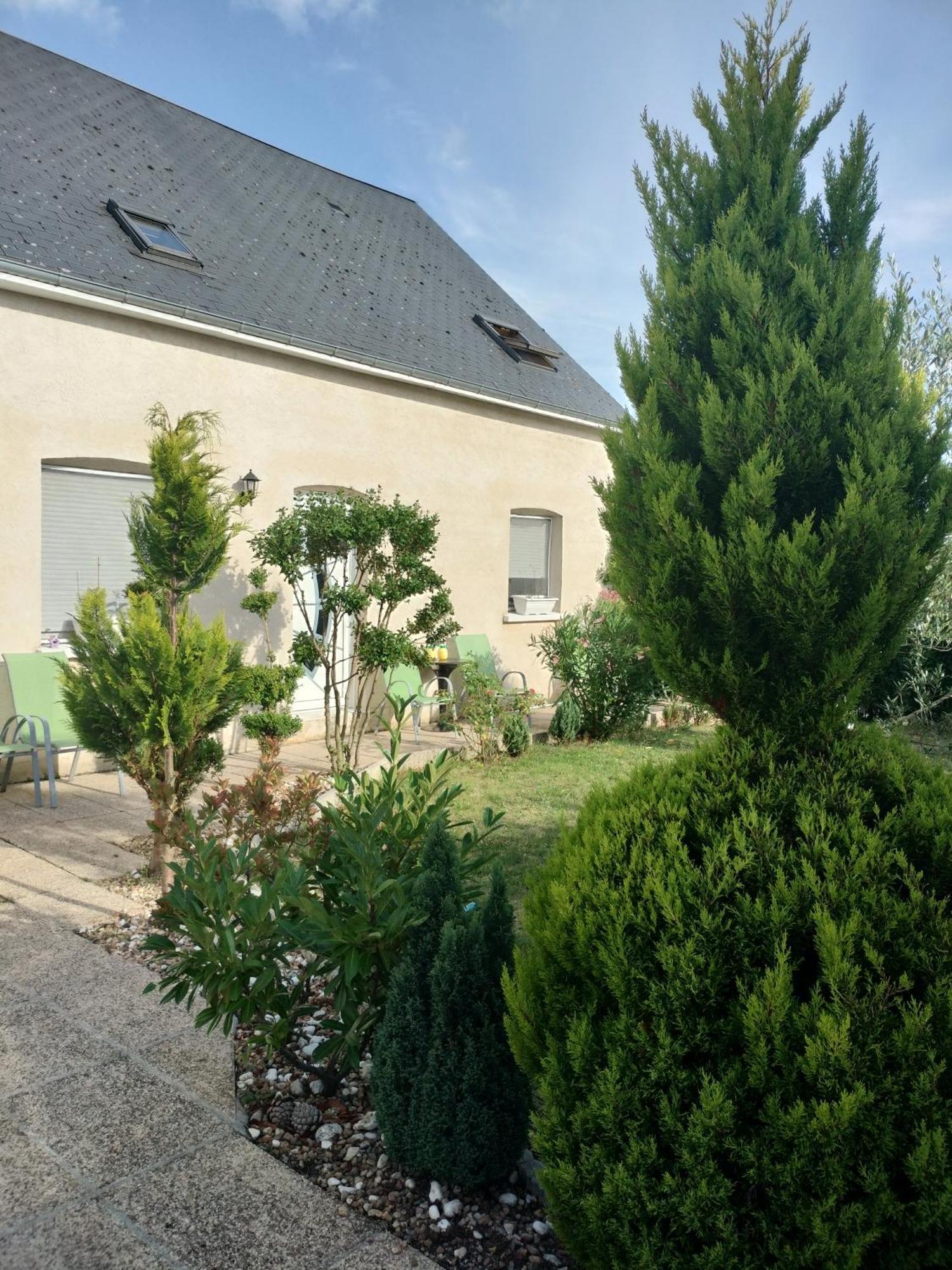 Appartement Un Avec Entree Independante Thilouze
