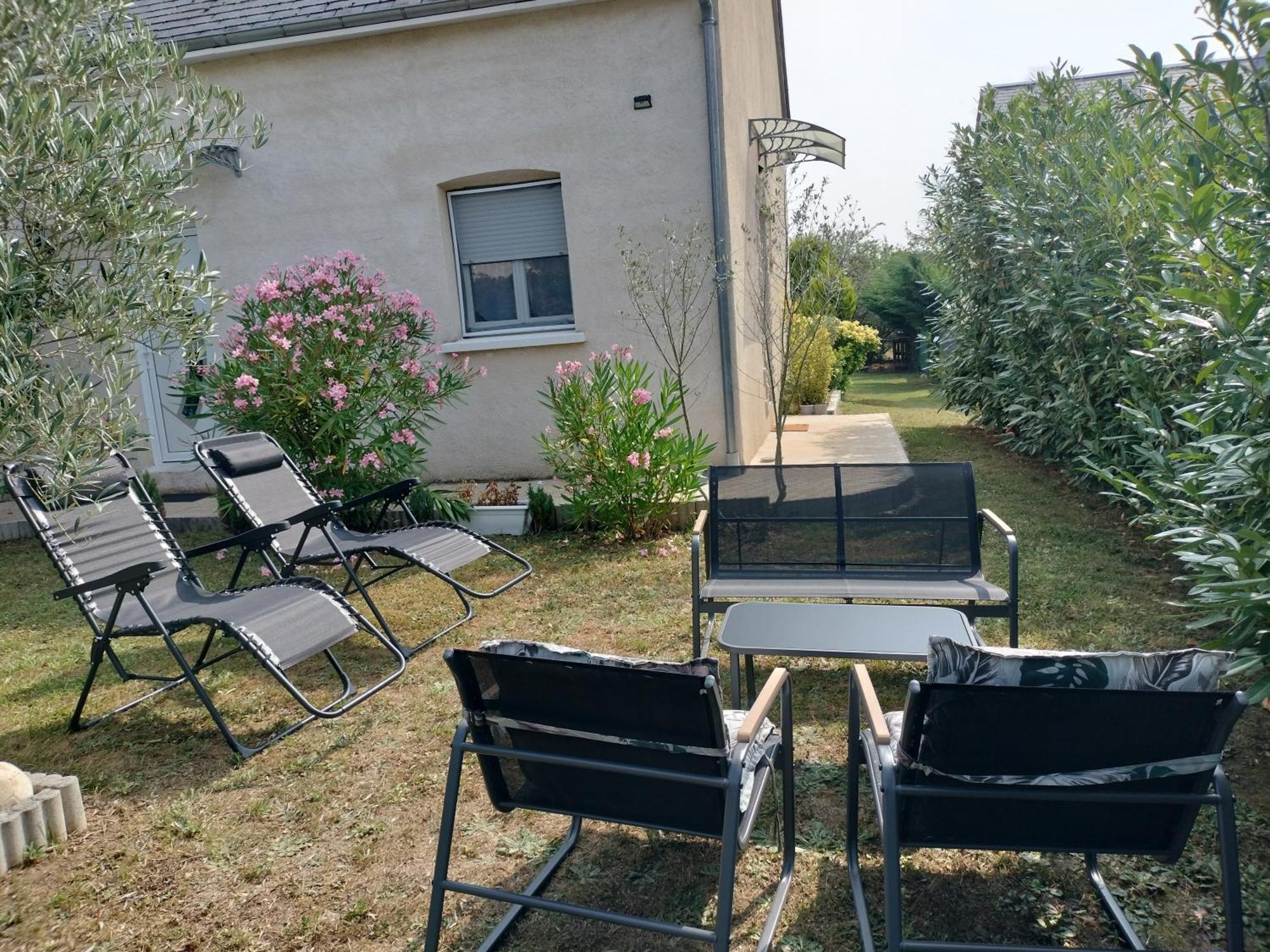 Appartement Un Avec Entree Independante